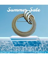 Kramer of New York Wreath Brooch Modernist 3 Rings Gold Tone Mesh 1960s ... - $360.49 MXN