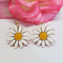 Accessocraft Nyc Daisy Flower Enamel Gold Tone Screw Back Clip On Earrings - £14.24 GBP