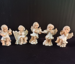 VINTAGE SET OF 5 CERAMIC MUSICAL CHRISTMAS ANGELS - $7.92