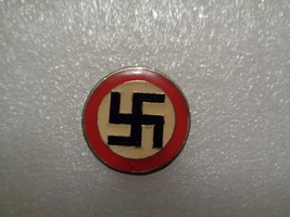 Vintage WW2 swastika enamel pin - £7.19 GBP