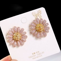 Luxury Flower Stud Earrings Beautiful Mini Zirconia Micro-inlay Daisy Earring Fa - £31.39 GBP