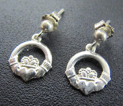 Pretty Vintage Designer Made In Ireland JB 925 Silver Claddagh Earrings - £23.25 GBP