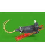 2014-2019 fiat 500L windshield washer tank pump genuine - $924.40 MXN