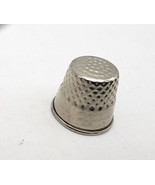 Vintage Made In England Silver Tone Metal Thimble Sz. 7 - $11.01 CAD