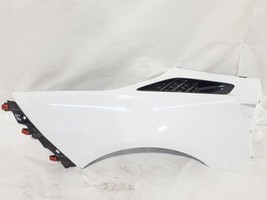 2016 2017 Chevrolet Corvette OEM Right Rear Quarter Panel 9567 Arctic White - $8,785.52 MXN