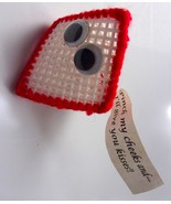 Vintage Homemade Plastic Canvas Kiss Holder - €2,60 EUR