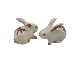 Mini Bunny Rabbit Red Flower Salt Pepper Shakers - $277.64 MXN
