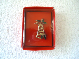 Vintage &quot; Nos &quot; ? Christmas Bell Pin / Brooch &quot; Beautiful Gift Item &quot; - £11.76 GBP