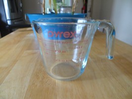 Vintage Pyrex 2-Cup Glass Clear Measuring Cup with J Handle - £6.31 GBP