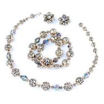 VTG Jewelry 3-D Gold Tone Carved Rose Beads Parure 3PC 50’S Necklace Ear... - $44.44