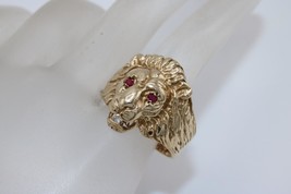 10K Yellow Gold Lion Head Design Men&#39;s Ring with Ruby Eyes &amp; Diamond Size 9.5 - £477.17 GBP