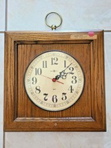 Vintage Howard Miller 612-468 Wall Clock Sturdy Wood Curved Glass,Usa, - £75.94 GBP