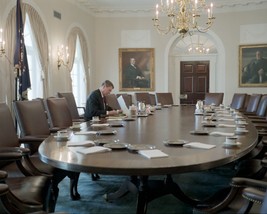 President Ronald Reagan works in the White House Cabinet Room Photo Print - £6.90 GBP+