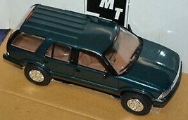 AMT/ERTL 8296EO 1996 Chevrolet Blazer Emerald Green Promo Cars 1:25 Scal... - £34.18 GBP