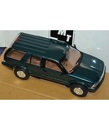 AMT/ERTL 8296EO 1996 Chevrolet Blazer Emerald Green Promo Cars 1:25 Scal... - $813.92 MXN