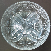 Centerpiece Large Elegant Heavy Round Glass Bowl 9-3/8&quot; Flower and Star Design - £26.33 GBP
