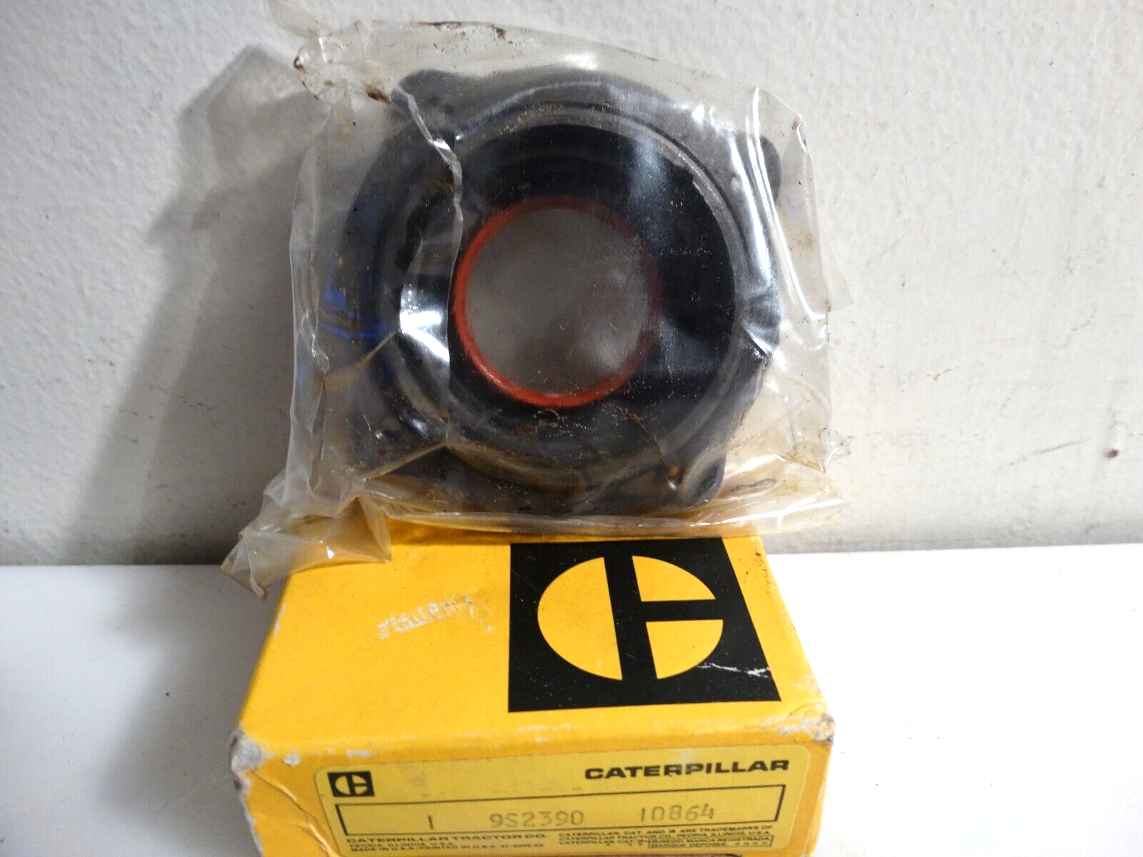 CATERPILLAR 9S2390 Retainer for Alternator - $9.90