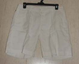 EXCELLENT WOMENS WOOLRICH WHITE SHORT W/ POCKETS   SIZE 16 - £19.70 GBP