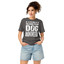 Unisex Organic Mid-Light T-Shirt – “I’m Only Talking” (Anthracite) - $940.35 MXN