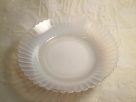 Milk Glass with Design Salad, Candy or Dessert Small Dish Bowl Vintage - £2.86 GBP