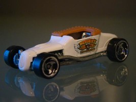 Hot Wheels - 2007 MYSTERY CAR #19 - TRACK T - £8.96 GBP