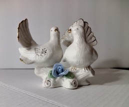 Vintage Pair White Doves Figurine Blue Flower Ceramic Love Birds Taiwan - £13.21 GBP