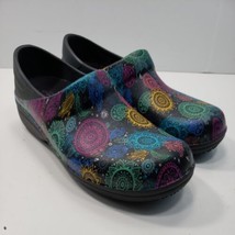 Crocs Women’s Sz 11 Colorful Floral Lock Clog Slip Resistant Non Marking Shoes - £16.19 GBP