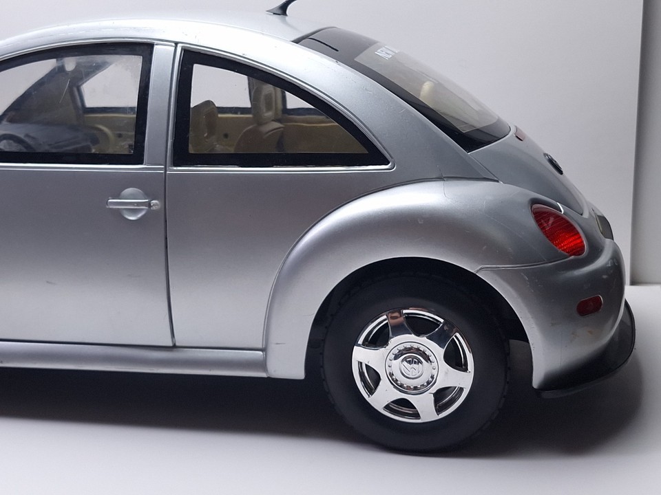 New Bright Toys R/C Volkswagen New Beetle 1:6 CAR ONLY NO REMOTE UNTESTED Item image 7