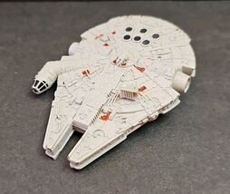 2014 Hot Wheels Star Wars Diecast Millennium Falcon 3.5&quot; LFL CKJ66 NO STAND - €12,61 EUR