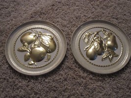 VINTAGE ANTIQUE METAL FRUIT WALL HANGINGS ART- PEARS AND APPLES - $9.89