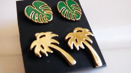 Set of 2 Tropic paradise Palm Tree &amp; Leaf Gold tone green enamel Earrings - £15.58 GBP