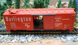 HO Scale: Tyco Burlington No. Auto. Freight Unload Box Car; Model Railroad Train - £9.39 GBP