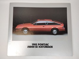 82 PONTIAC Phoenix J2000 SE Hatchback Showroom Dealer Advertisement 17x2... - $3,763.16 MXN