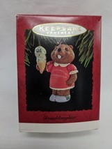 1994 Hallmark Keepsake Christmas Ornament Granddaughter Beaver With Ice Cream - $9.89