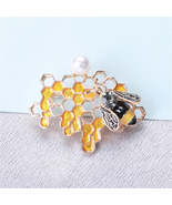 Pearl &amp; Cubic Zirconia Enamel Openwork Honeycomb Bee Brooch - £11.01 GBP