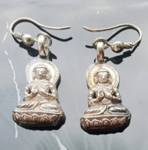 VINTAGE 925 STERLING SILVER 3 DIMENSIONAL BUDDHA DANGLE DROP EARRINGS - $974.60 MXN