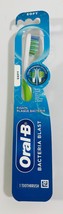 Oral-B Bacteria Blast Toothbrush, Soft Bristles Manual Toothbrush - $145.78 MXN