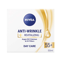 Nivea Anti-Rughe + Crema Rivitalizzante Giorno/Notte 55+ 50 ml - $473.08 MXN