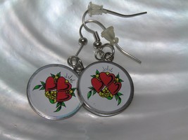 Estate Three Red Hearts on White Double Sided Silvertone Circle Dangle Earrings  - £6.86 GBP