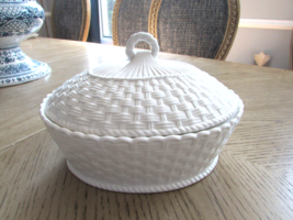 Belleek Everyday Oval Lidded Casserole Dish Oven to Table Basket Weave I... - $34.60