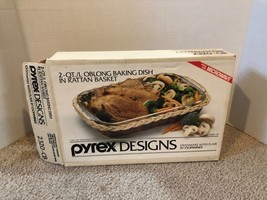 Vintage Pyrex Design 2QT. Oblong Baking Dish (clear)in Rattan Basket 232... - $18.48