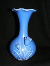 Vintage Art Pottery 8&quot;  Blue Vase Lily Flower Japan  2s - $368.72 MXN