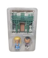 LOOTCRATE Exclusive WB Super Emo Friends Westworld Dolores &amp; Arnold Figures - $273.18 MXN