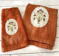 Vintage Martex Bath &amp; Hand Towel Set Burnt Orange Embroidered Floral USA... - $176.33 MXN