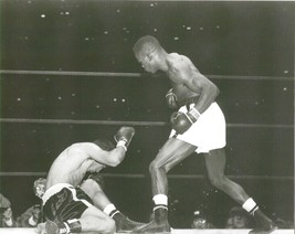Ike Williams Ko's Jesse Flores 8X10 Photo Boxing Picture B/W - $4.94