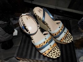 Victoria&#39;s Secret Strappy Wedge Leather Sandals Size 8 Women&#39;s NEW - $56.42