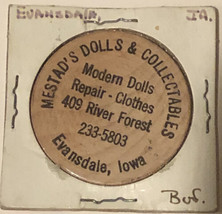 Vintage Mestad’s Dolls &amp; Collectibles Wooden Nickel Evansdale Iowa - $4.94