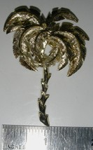 VINTAGE 1960s TROPICAL PALM TREE PIN BROOCH TEXTURED GOLDTONE ESTATE - £7.81 GBP