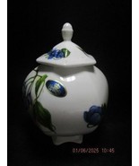 AYNSLEY COVERED BOWL BLUE FLOWERS 5.25 IN STILL WITH LABEL ^^ - $1,364.01 MXN