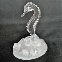 Cristal D&#39;Arques Crystal Seahorse Figurine Frosted Shell Base 6 inch - £15.00 GBP